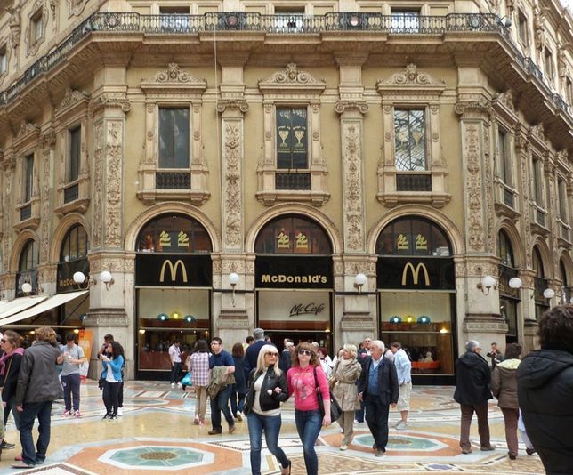 Marketing de Experiência: O Case do McDonald’s que Enganou a Itália e Redefiniu a Percepção de Valor